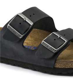 Sandalias Birkenstock Cuero Engrasado Regular Fit Soft Foot NEGRO